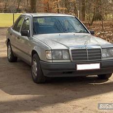 Mercedes Benz 250 D - W124 *SOLGT*