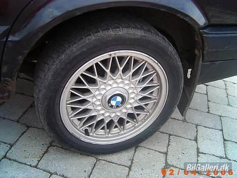 BMW 320i solgt  billede 6