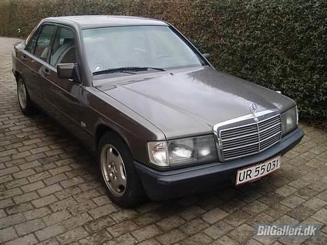 Mercedes Benz 190 E 2.0 solgtt billede 1