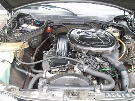 Mercedes Benz 190 E 2.0 solgtt billede 4