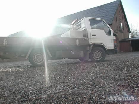 Toyota Dyna - Med solen i baggrunden.. billede 3