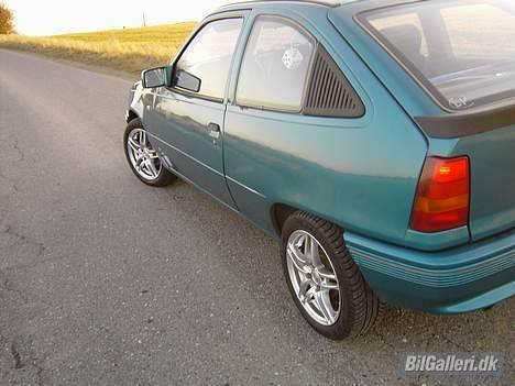 Opel Kadett solgt - Kadetten Fra den anden profil :) billede 4