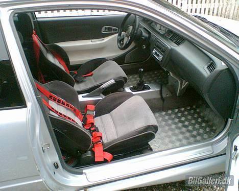 Honda civic (solgt) - kabine med H-seler og alu dørk plader i bunden. billede 16