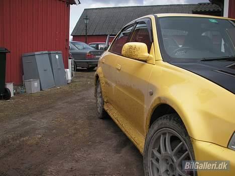 Mitsubishi Lancer Evolution V GSR - ja sådan ser den ud når man har kørt sidelæns i skoven billede 12