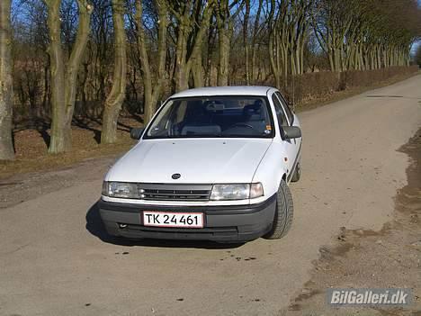 Opel Vectra A - En dejlig forårsdag billede 1