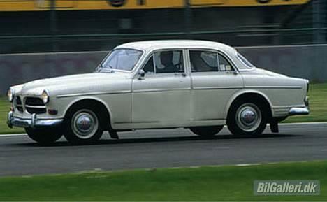 Volvo Amazon 121- solgt (alt for billigt!) - Den skulle gerne ende i samme stand som den her, der dog er en ældre model! Billedkilde: http://www.volvoautoitalia.it/epoca/gallery02.asp billede 20