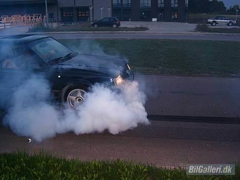 Opel Ascona C 2.0i 'SOLGT'  - Det var så de dæk.......  ;0) billede 19