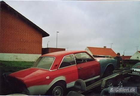 Ford taunus P5 20m ts - efter en million milliard timers rustarbejde på vej til maleren. Tak til JD.Auto og Jørn billede 8