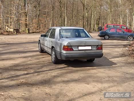 Mercedes Benz 250 D - W124 *SOLGT* billede 4