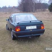 Opel Vectra A 2.0 I GL solgt