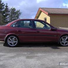 Opel vectra b  cdx savnet !