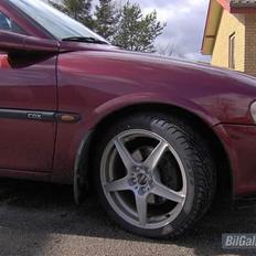 Opel vectra b  cdx savnet !
