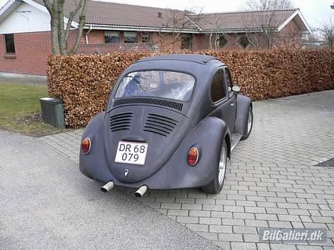 VW 1302 - Hvis jeg skulle kører tør kan jeg altid slæbe den i håndtagene ;) billede 2