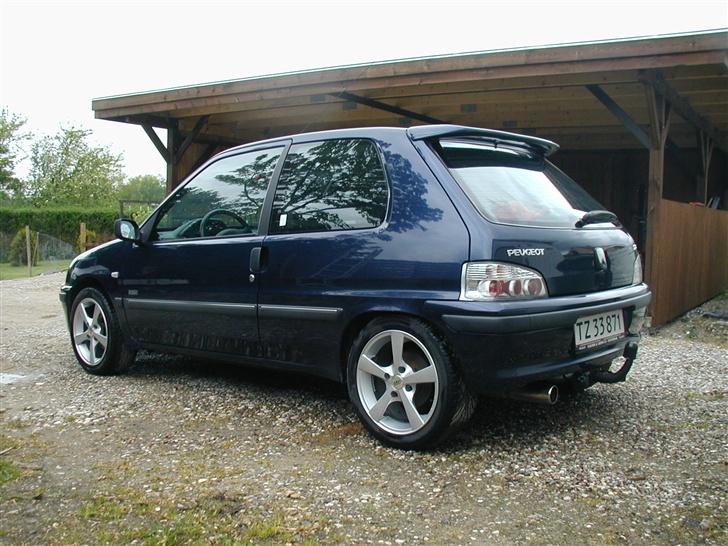 Peugeot 106 zen - Fået rullet bagskærme hos future carstyling i ringsted. billede 1