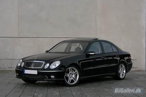 Mercedes Benz E55 AMG billede 1