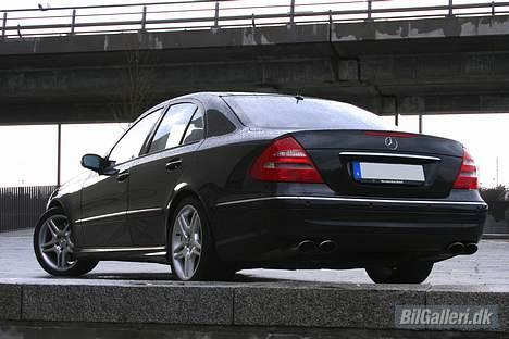 Mercedes Benz E55 AMG billede 5