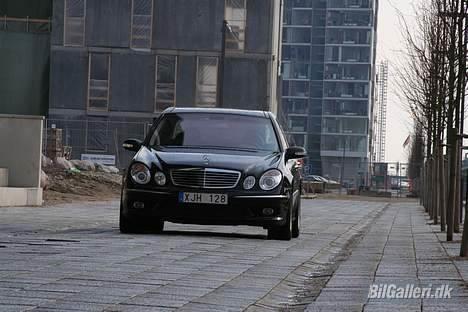 Mercedes Benz E55 AMG billede 12