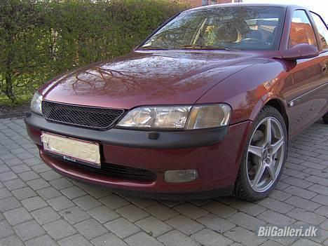 Opel vectra b  cdx savnet ! - ny vasket og andet front grill billede 1