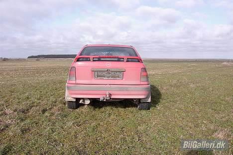 Opel Kadett E [Solgt] - Der mangler lige lidt endnu men er jo heller ikke begyndt på projektet billede 9