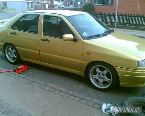 Seat toledo - mine bmw fælge forsøgt påmonteret, men grundet forkert ET mål, var de desværre ikke til at køre med billede 1