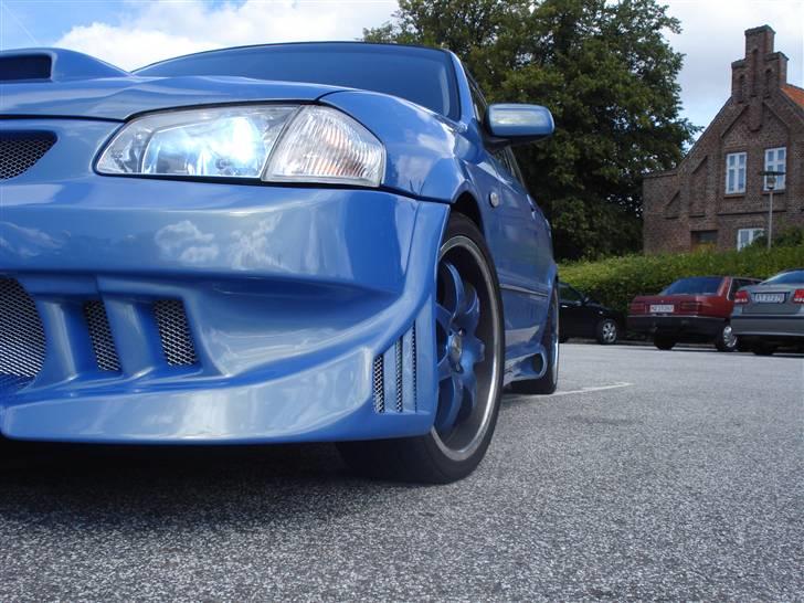 Mazda Aqua 323F BJ solgt - cool billede 4