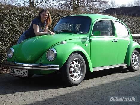 VW bobbel 1303 *solgt* - ja mig og min biler... smiler billede 6