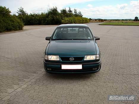 Opel Vectra A (Solgt) billede 2