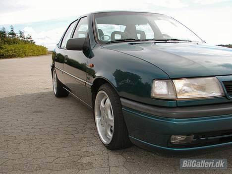 Opel Vectra A (Solgt) billede 4