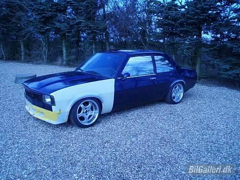 Opel ascona b  solgt billede 2