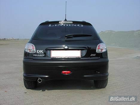 Peugeot 206 S16 *SOLGT* - LINDING (H) Sikke en bagdel :) Mangler bare min tågelygte.... billede 3