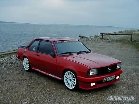 Opel Ascona B *PROJEKT* - som den så ud da jeg kørte i den...  fælgene sidder nu på Carsten T Ascona B billede 18