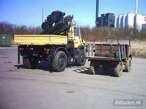 Mercedes Benz unimog 411 SOLGT  - man ser tydligt forskellen billede 2