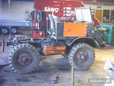 Mercedes Benz unimog 411 SOLGT  - så røg ladet - det pyntede - men lang vej endnu billede 6