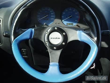 Citroën saxo vts 8v - rat gearknop og skiver der matcher i farven... Det er noget der holder billede 10