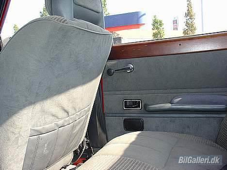 Ford taunus(den røde bisse) - også fin inden i billede 7