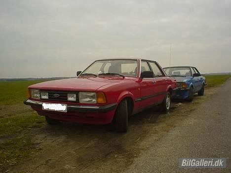 Ford taunus(den røde bisse) - her kan man se min blå bisse hvis i ikke tror på det er min billede 10