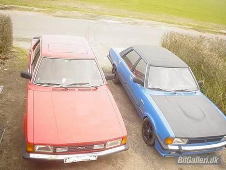 Ford taunus(den røde bisse) - her begge mine bisser billede 14