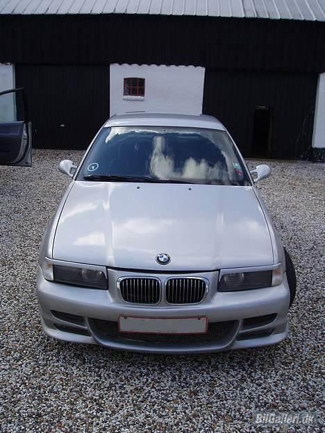 BMW 318i (Solgt) billede 16