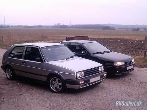 VW Golf 2 1.8 [SOLGT] - Gollern fik sku fint selvskab af: http://www.bilgalleri.dk/html/gal_visbil.asp?ID=53627 billede 18