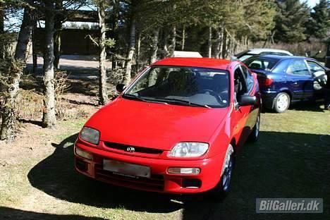 Mazda 323C *solgt* billede 1