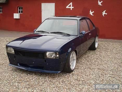 Opel ascona b  solgt billede 5