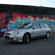 Ford Mondeo V6 Ghia