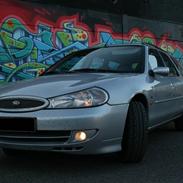 Ford Mondeo V6 Ghia