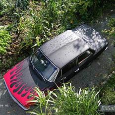 Volvo 142 "Flamin' Moe"