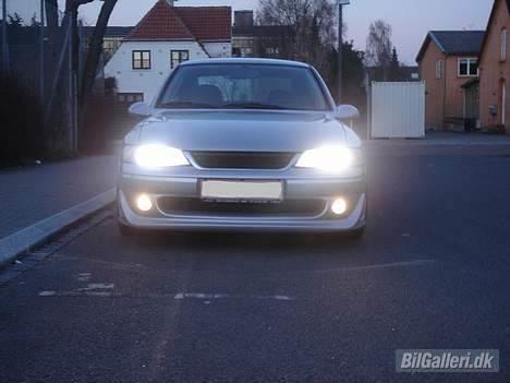 Opel Vectra b  V6 SOLGt - Xenon kit 6000k billede 9