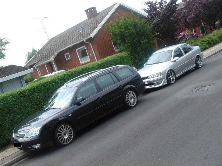 Opel Vectra b  V6 SOLGt - Min brors mondeo 2,5 v6 og mit lille barn bagved :-) billede 13