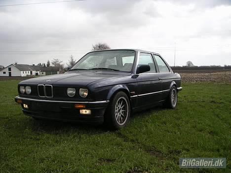 BMW 320i Solgt. billede 3
