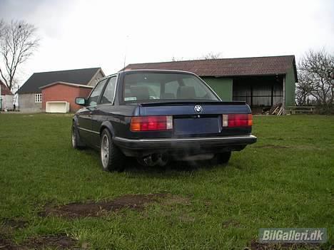 BMW 320i Solgt. billede 5