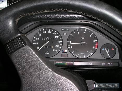 BMW 320i Solgt. billede 7