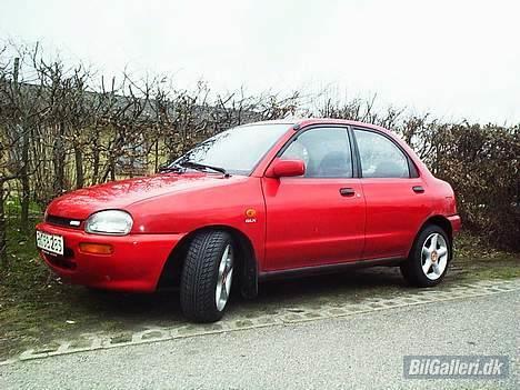 Mazda 121 billede 1